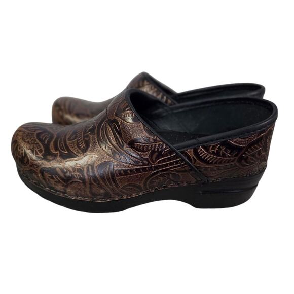 Dansko Nurse Shoes Sz 38 Tooled Brown Leather Professional Clogs US 7.5 - Picture 1 of 9